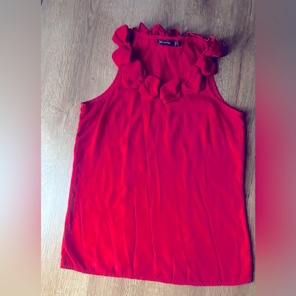 Cute tank! Gently worn, will be sanitized and cleaned before shipped!